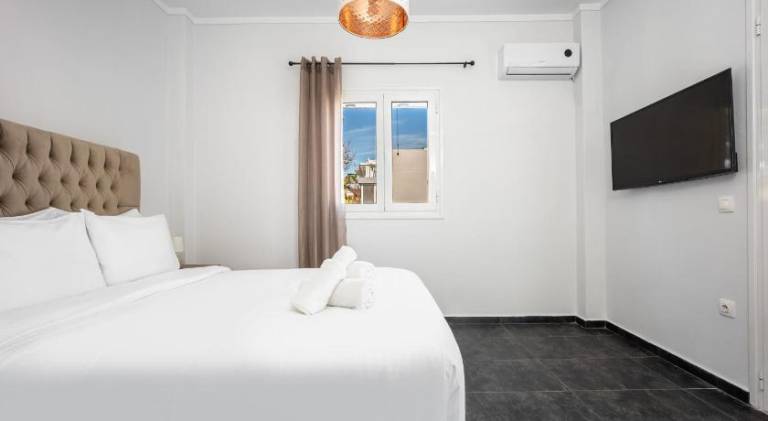 Fully equipped rental apartment with garden & patio | Next to the beach | Pets allowed in Vari-Voula-Vouliagmeni