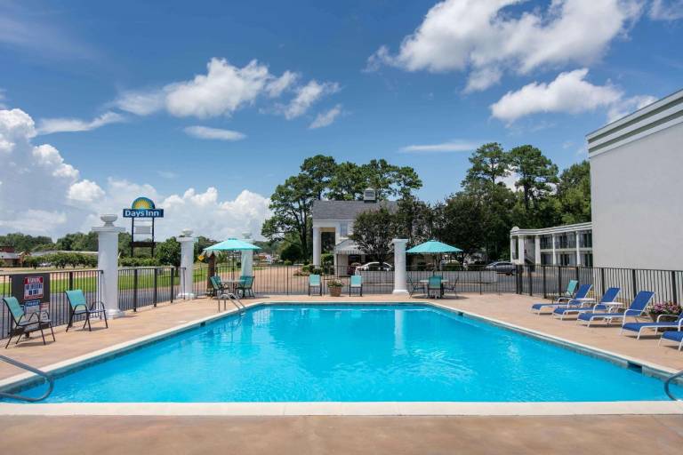 Days Inn by Wyndham Natchez — photo 2