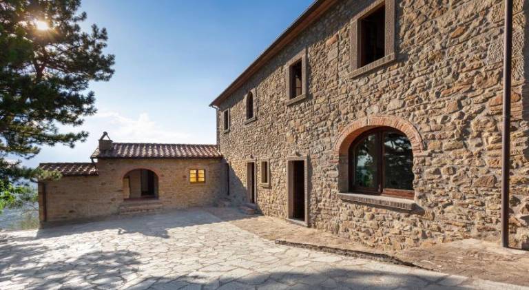 Villa with pool — photo 5