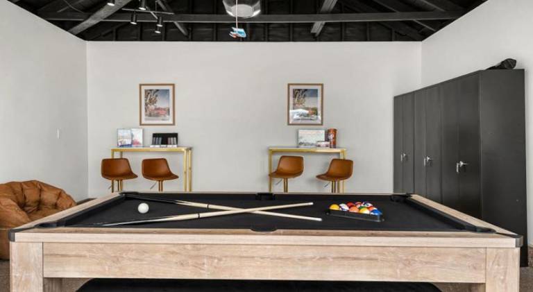 Cascade Cove - Heated Pool Spa - Billiards and Lounge in Long Beach, CA