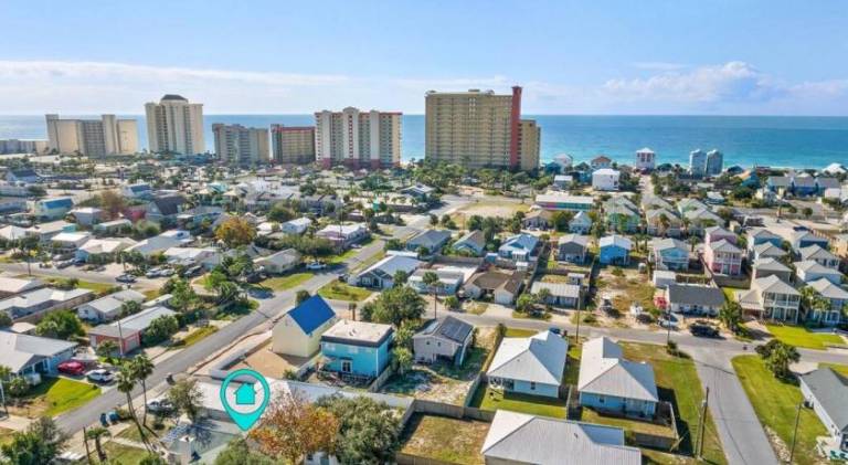 Fanta Sea - Private Seasonal Hot Tub, Game Room, Walk to Beach, Pets OK, & More! — photo 5