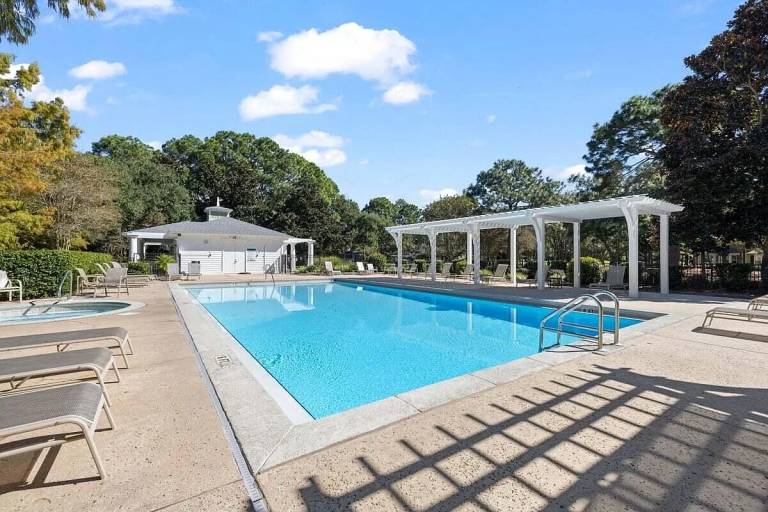Children-friendly wonderful house with pool, jacuzzi & yard | Water view | Dogs allowed — photo 5