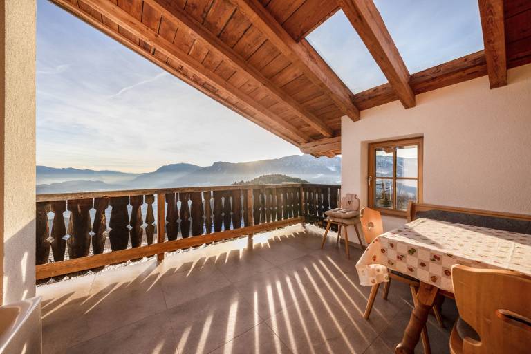 Holiday apartment with garden, grill & patio | Garden view — photo 2