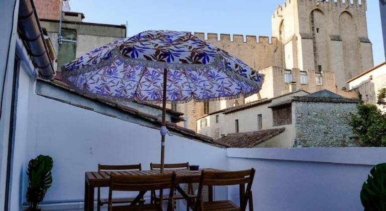 Apartment | Next to Popes' Palace — photo 4