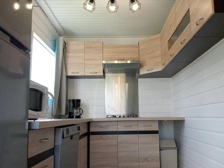 Chalet with patio & pool | Pet-friendly — photo 4