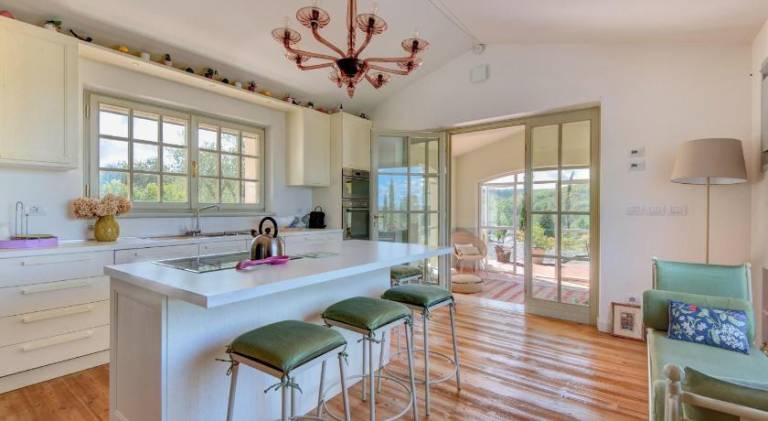 Villa with barbeque, garden & private pool | Dogs allowed — photo 2