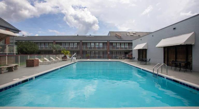 Days Inn by Wyndham Mobile I-65 — photo 4