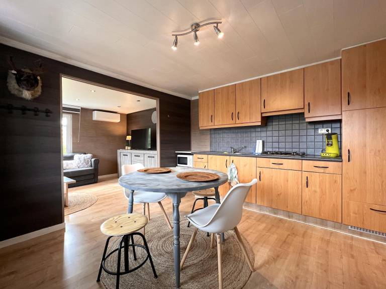 Lovely chalet with patio | Pets allowed — photo 3