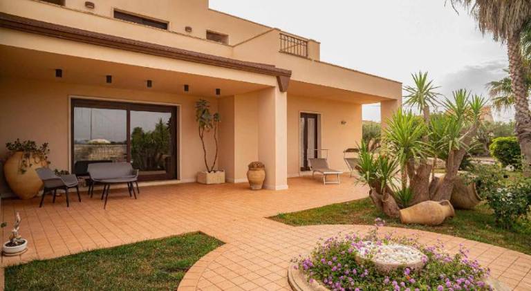 Fully equipped lovely villa with garden, barbeque & jacuzzi | Dogs allowed — photo 3