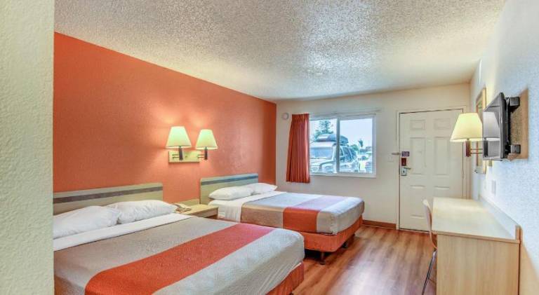 Motel 6 Stockton, CA - Charter Way West — photo 2