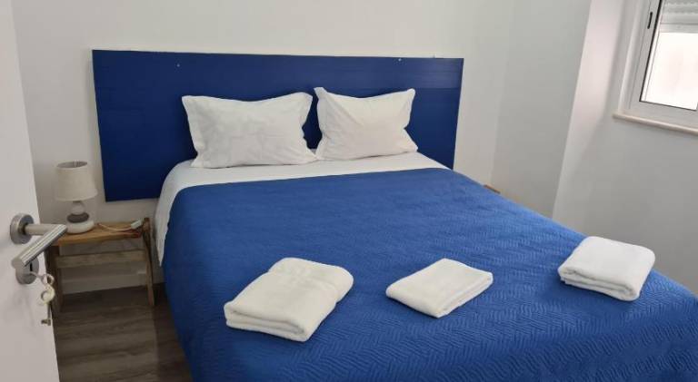 Serviced apartment with 2 rooms for 4 persons in Setubal