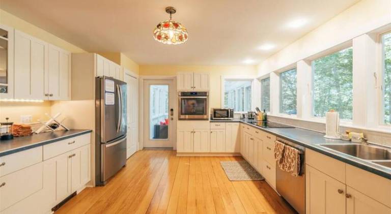 Waterfront, Luxury, Spacious home in Freeport! — photo 3