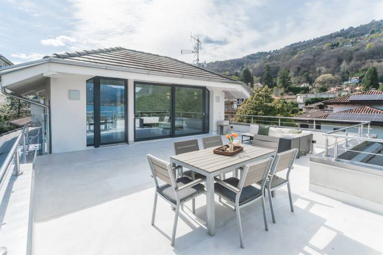 Villa with patio, yard & private pool | Pool view — photo 4