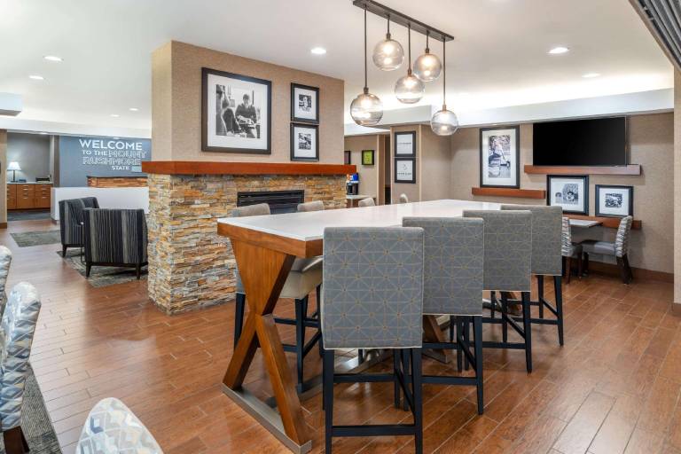 Hampton Inn Mitchell — photo 5