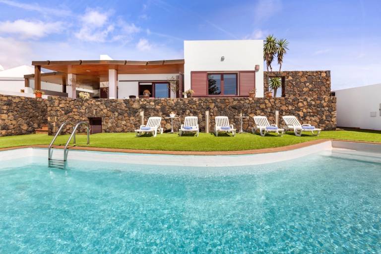 Villa  Urbanizacion Playa del Cable