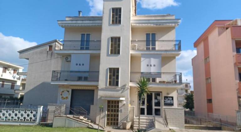 B&B home vintage