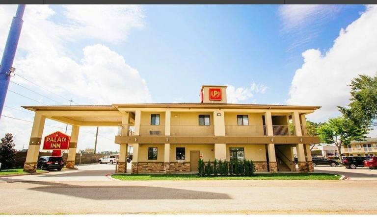 Palace Inn Conroe — photo 4