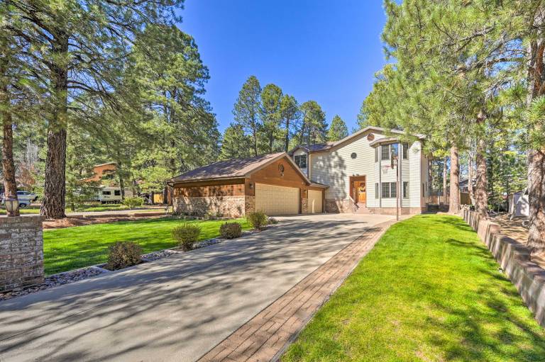 Spacious Flagstaff Home w/ Hot Tub & Grill! — photo 3