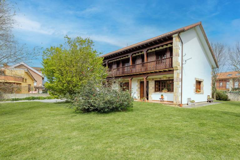Casa  Santa Cruz de Bezana