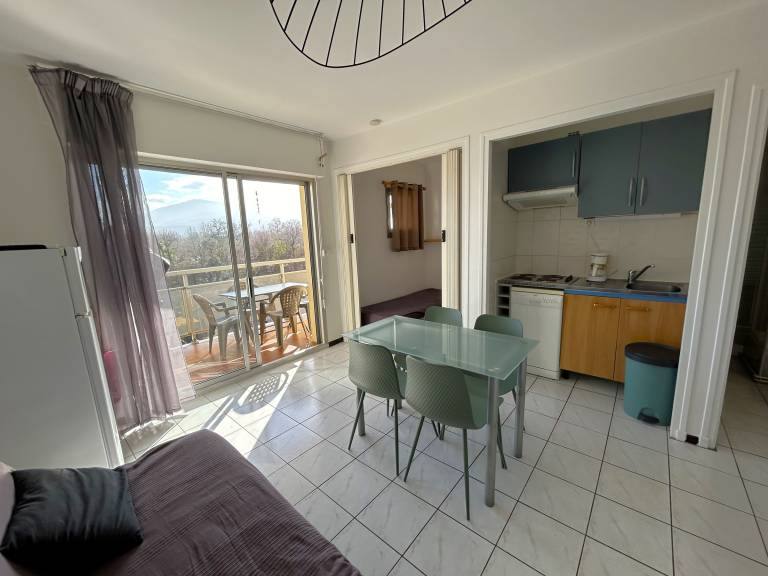 Studio with air conditioning, balcony, near the beach — photo 4