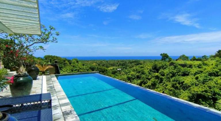120 m&sup2; Villa