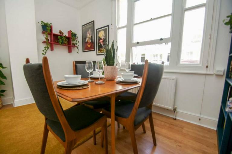 Rental apartment | Close to British Airways i360 | Beach nearby | Good for workation | Pets are welcome — photo 4