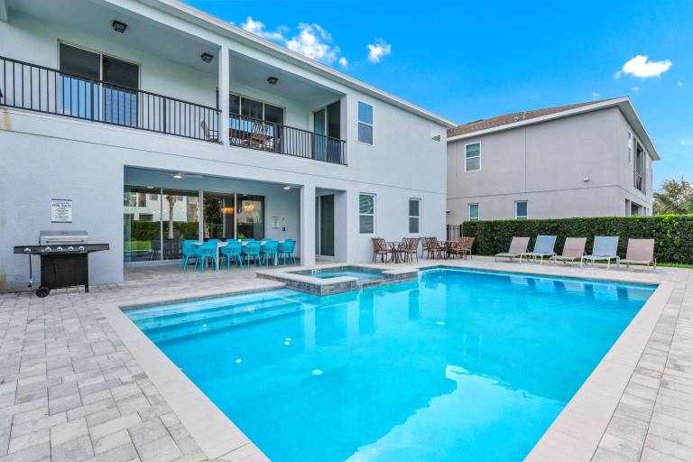 Family-oriented house with private pool & hot tub | Pet-friendly — photo 3