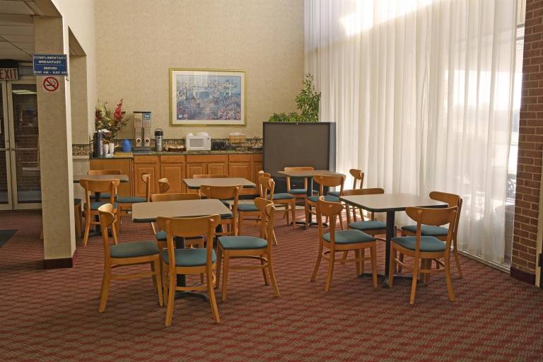 Express Airport Inn — photo 4
