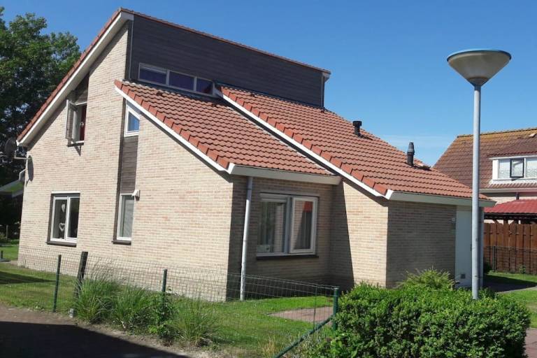 Ferienhaus mit Terrasse und Grill