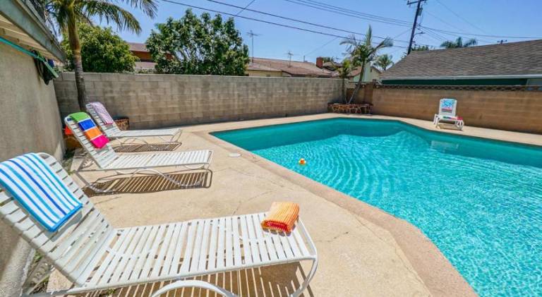 Fully equipped lovely vacation home with private pool, terrace & grill | Pet-friendly in Anaheim, CA
