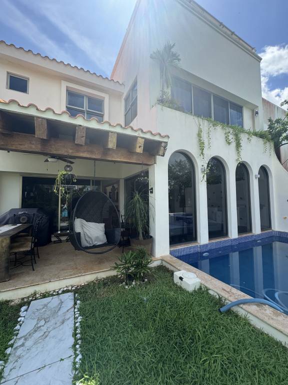 VILLA NEAR THE BEACH