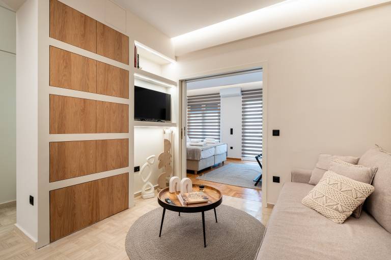 The Apex Boutique B2 Apartment with Balcony, Wi-Fi, and Air Conditioning — photo 3