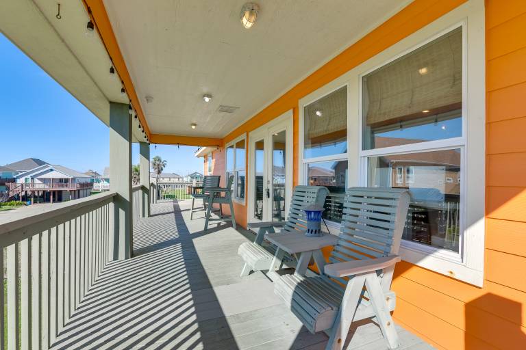 Walk to Shore: Group Getaway in Crystal Beach! in Bolivar, TX