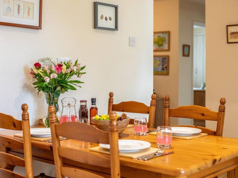 Fully equipped cottage with yard & barbeque | Pets are welcome — photo 5