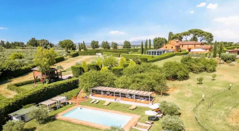 Family-friendly nice farm with patio, garden & sauna | Pet-friendly in Castiglione del Lago