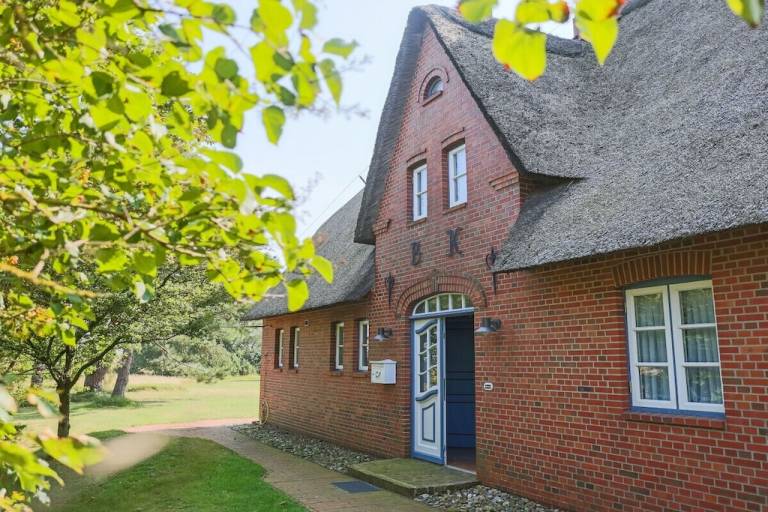     
Ferienhaus ∙ 5 Gäste ∙ 4 Schlafzimmer
