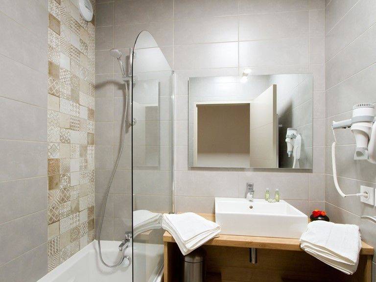 Condo with pool, sauna & patio — photo 4