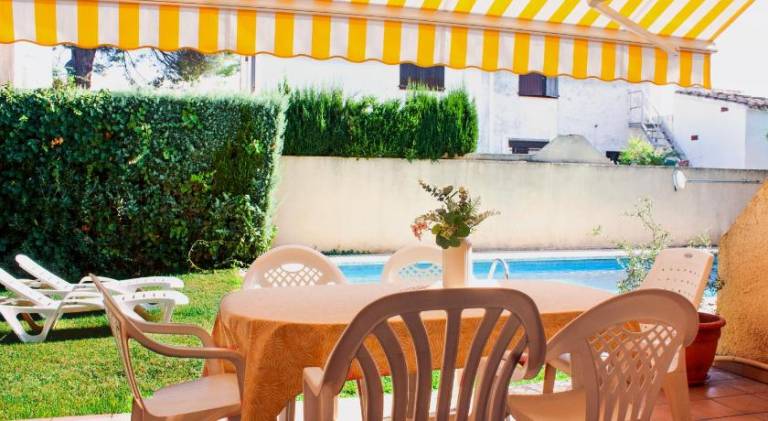Pleasant house with grill, pool & garden | Pets are welcome — photo 5