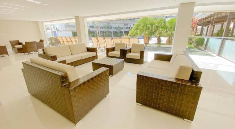 Apartment with pool — photo 3