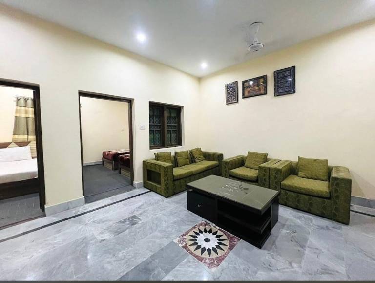 Apartment Sikander Town