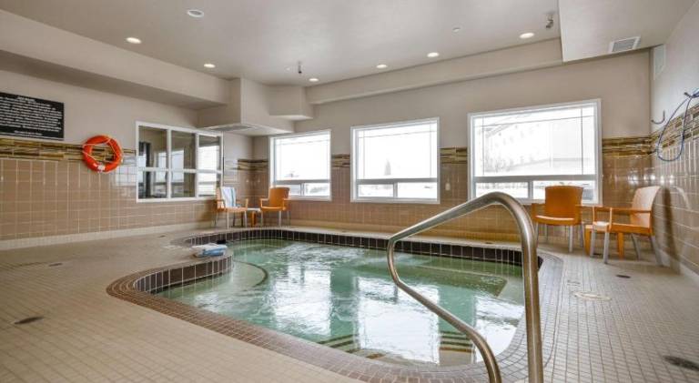 Coast Weyburn Hotel — photo 4