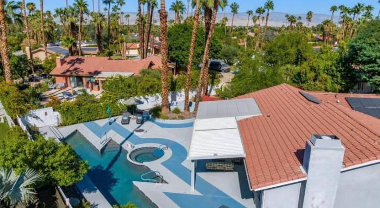 Vacation home with pool | Good for workation | Pet-friendly — photo 5