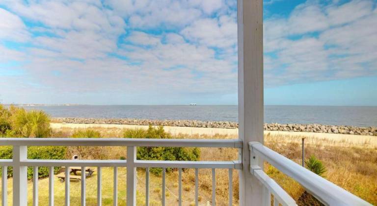 House with pool | Pets allowed in Jekyll Island, GA