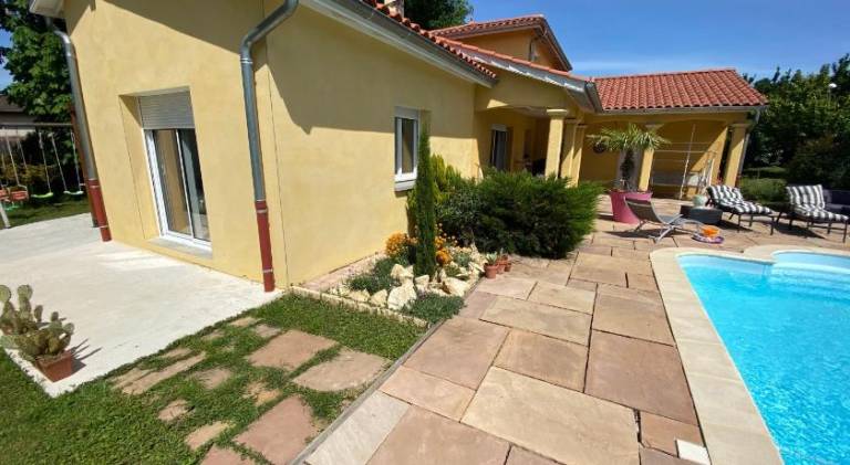 Chambres dans villa avec piscine — photo 3