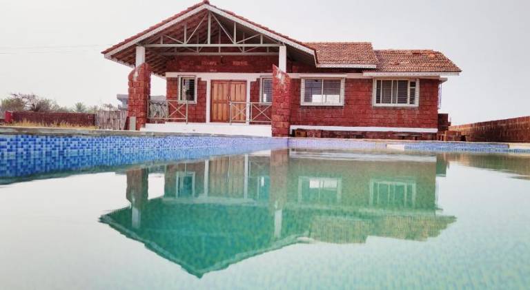 Villa with pool, patio & garden — photo 5