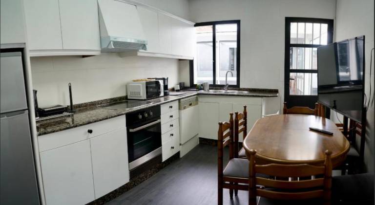 Charming apartment with patio | Pets allowed — photo 5