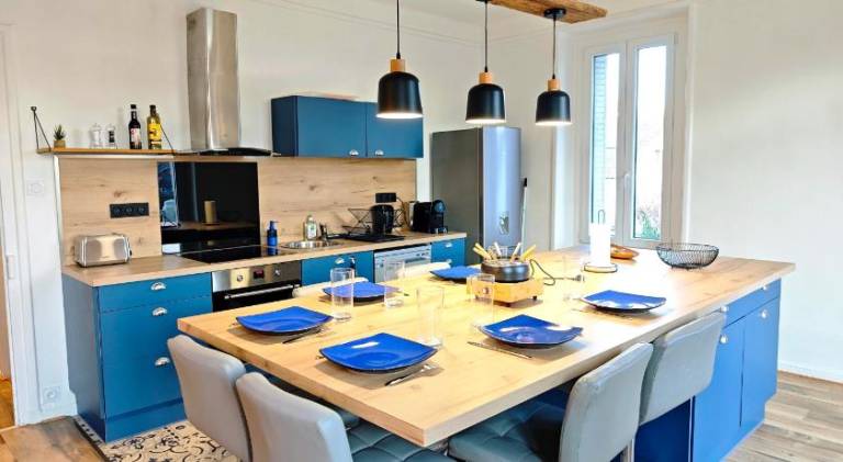 Holiday apartment with 3 rooms for 8 persons in Aix-les-Bains