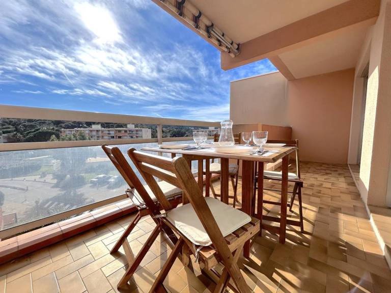 Holiday apartment with pool — photo 2