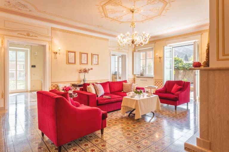 Family-oriented beautiful villa with barbeque, terrace & yard | Pet-friendly — photo 4