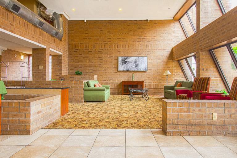 Tulsa Square Hotel Central, I-44 By OYO — photo 2